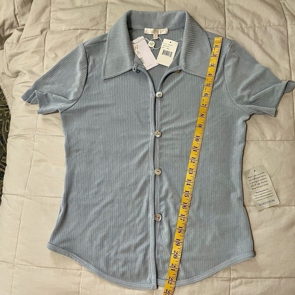Wayf Naomi Short Sleeve Button Up Collared Top Shirt Blouse Small Blue *… - Picture 6 of 9